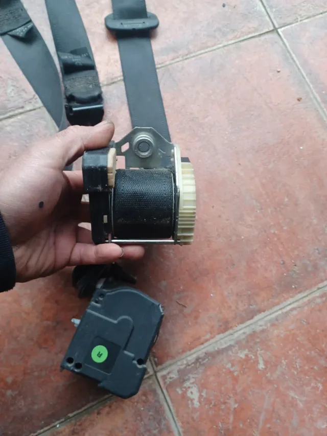 Cinturones Seguridad Traseros Opel