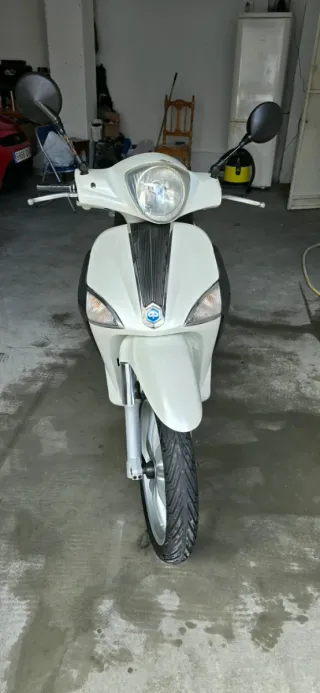 Piaggio Liberty Blanca Automática