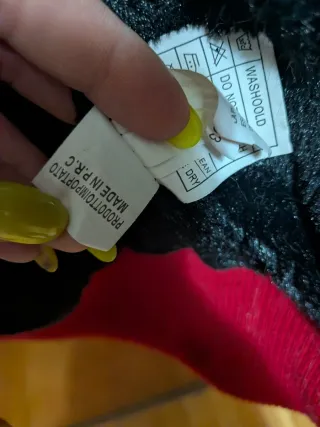 Cazadora roja con capucha y pelo M