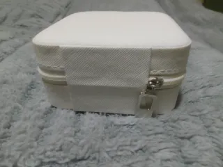 Nuevo Joyero de piel sintética blanco crudo