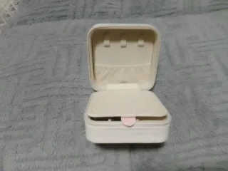 Nuevo Joyero de piel sintética blanco crudo