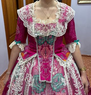Traje de Fallera rosa
