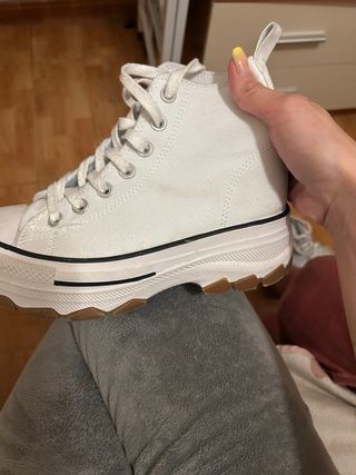 Zapatillas blancas de lona