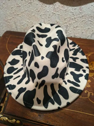 Sombrero estampado de vaca, nuevo de adulto.