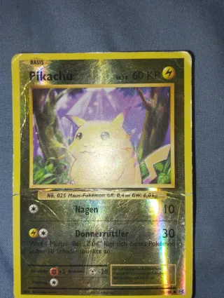Carta Pokémon Base Pikachu 1998