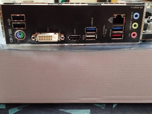 Ryzen 7 5700X + B550 Gigabyte Gaming X V2