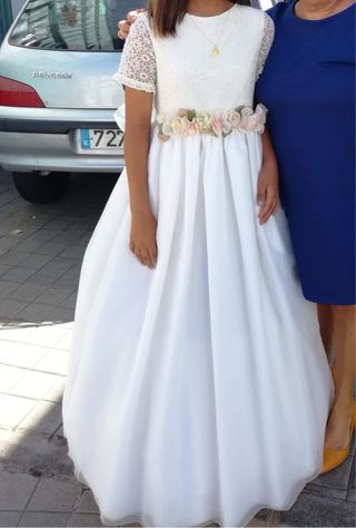 Traje de comunión blanco con flores