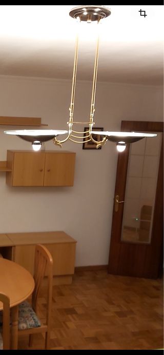 Lampada a sospensione dorata e in cristallo