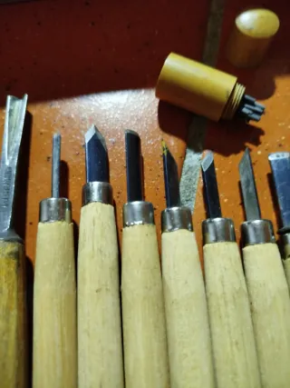 Juego 12 Gubias Talla Madera