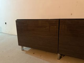 Mueble TV oscuro metal y madera muebel contacto