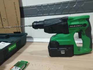 Taladro Percutor Martillo HIKOKI