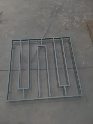 Reja de diseño metálica
