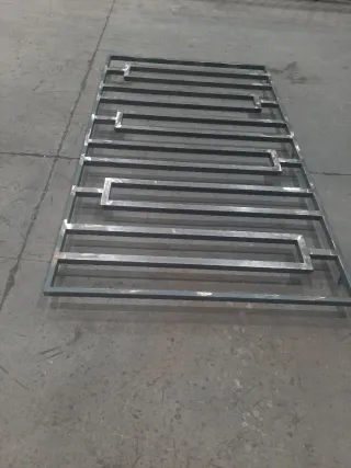Reja de diseño metálica