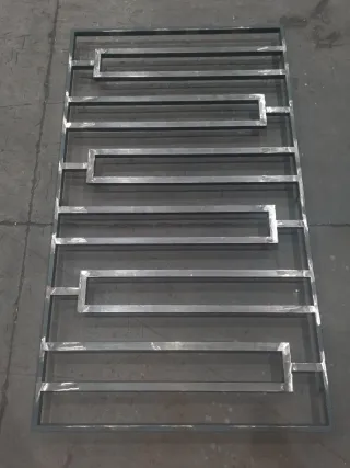 Reja de diseño metálica