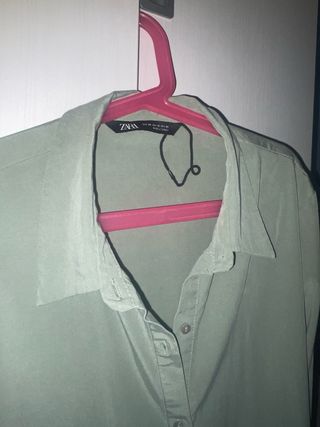 Camisa Zara verde oliva manga larga Talla XS