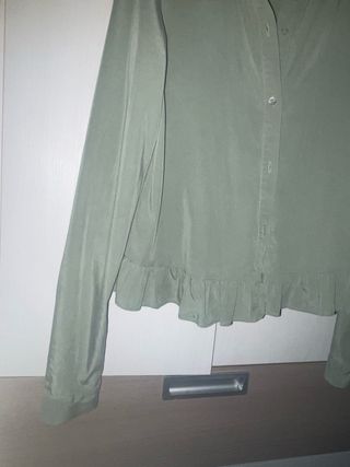 Camisa Zara verde oliva manga larga Talla XS