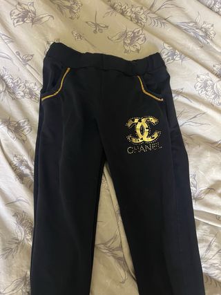 Chándal Chanel Negro y Dorado