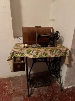Máquina de coser Singer antigua