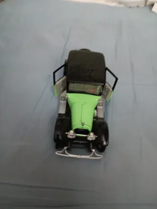 Coche Miniatura Años 30 1/24