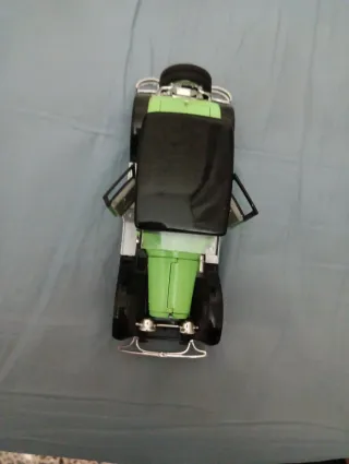 Coche Miniatura Años 30 1/24