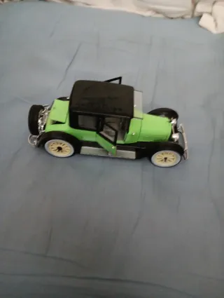 Coche Miniatura Años 30 1/24