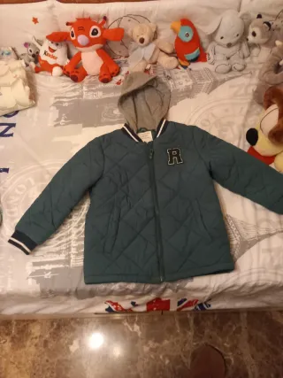 Abrigo Primark Verde Talla 122 cm