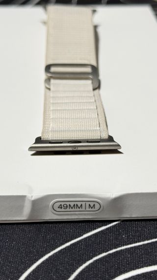 Correa Alpine Loop Apple