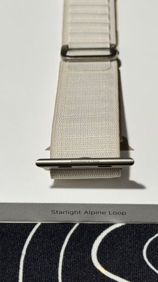 Correa Alpine Loop Apple