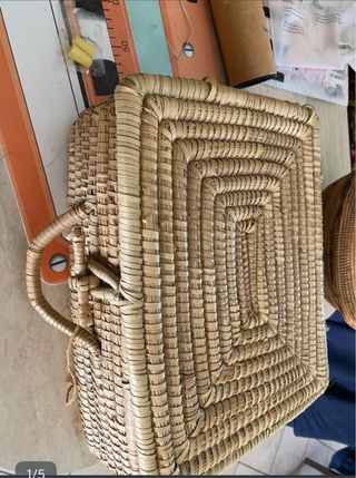 Cesto artigianale in paglia per picnic