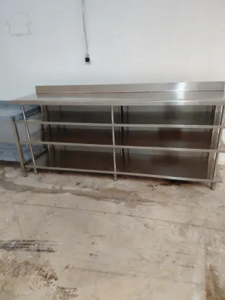 Mesa de trabajo de acero inoxidable