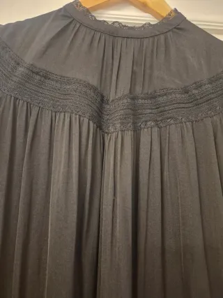 Camisa Morgan negra evasé