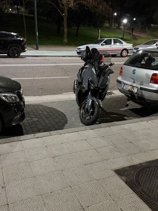Yamaha Xmax 300 cc gris 86 mil km 2022