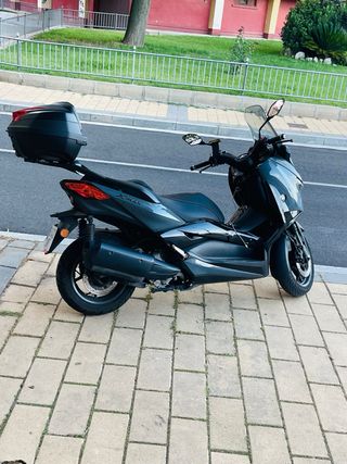 Yamaha Xmax 300 cc gris 86 mil km 2022