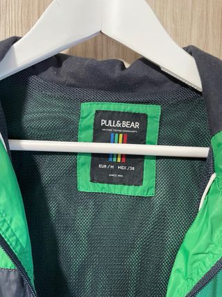 Chaqueta con capucha Pull&Bear Verde Talla M