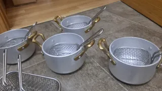 Set di pentole piccole professionali in alluminio