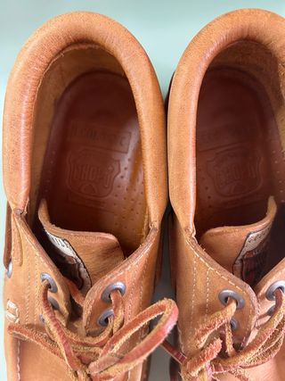 Zapatos náuticos de piel marrón