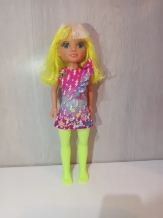 Muñeca Nancy. Brilla en la oscuridad