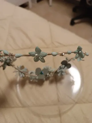 Diadema flores comunión azul y verde