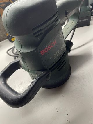 Lixadeira Bosch PEX 12 AE