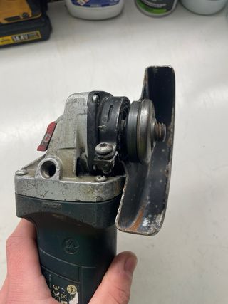 Rebarbadora Bosch GWS 880