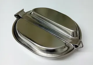 Fiambrera militar con sartén