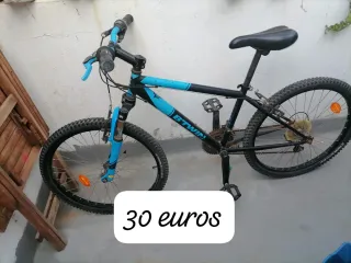 Bicicleta montaña Btwin azul