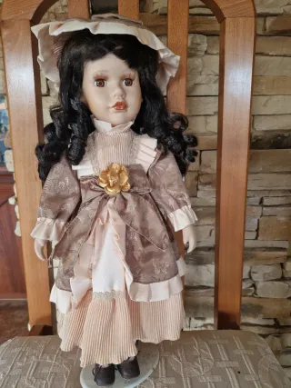 Muñeca de porcelana antigua