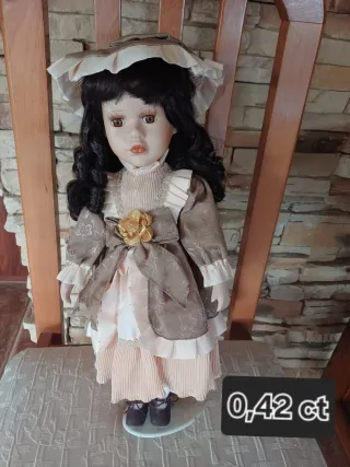 Muñeca de porcelana antigua