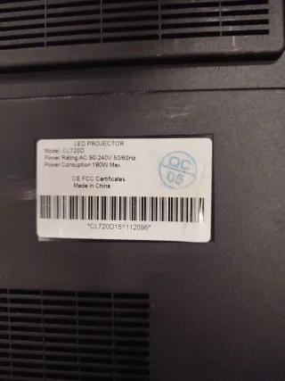 Proyector y pantalla enrollable