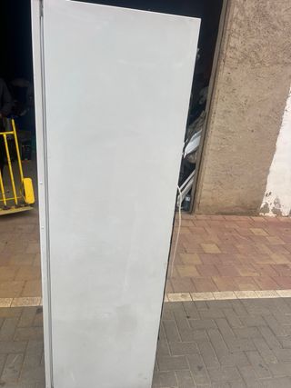 Congelador vertical blanco