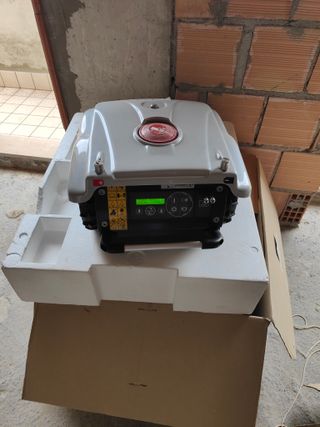 Robot tagliaerba wiper