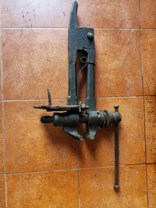 Tornillo de banco antiguo