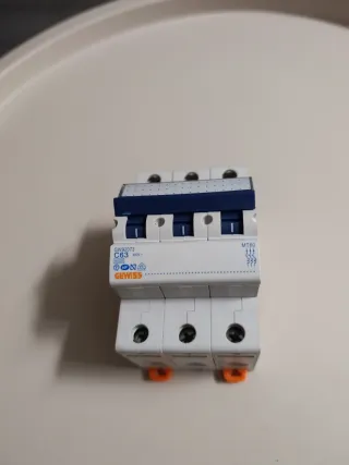 Interruptor Magnetotérmico 3P 63A Curva C