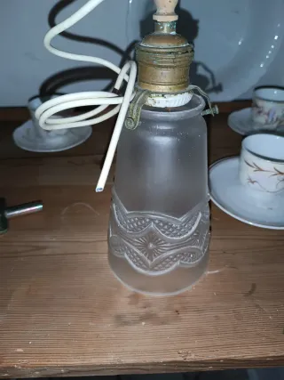 Lámpara art deco de cristal esmerilado